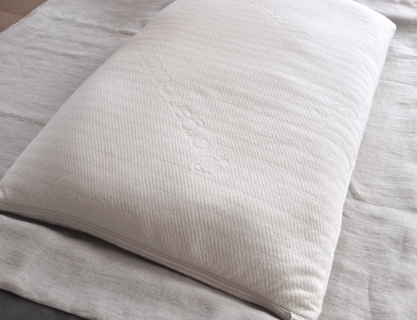 Organic Pillow Inserts + Natural Pillow Fillings Open Your Eyes Bedding